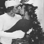 Justin Bieber dan Hailey Baldwin membagikan momen kebahagiannya saat malam Natal (Foto: Instagram @justinbieber)