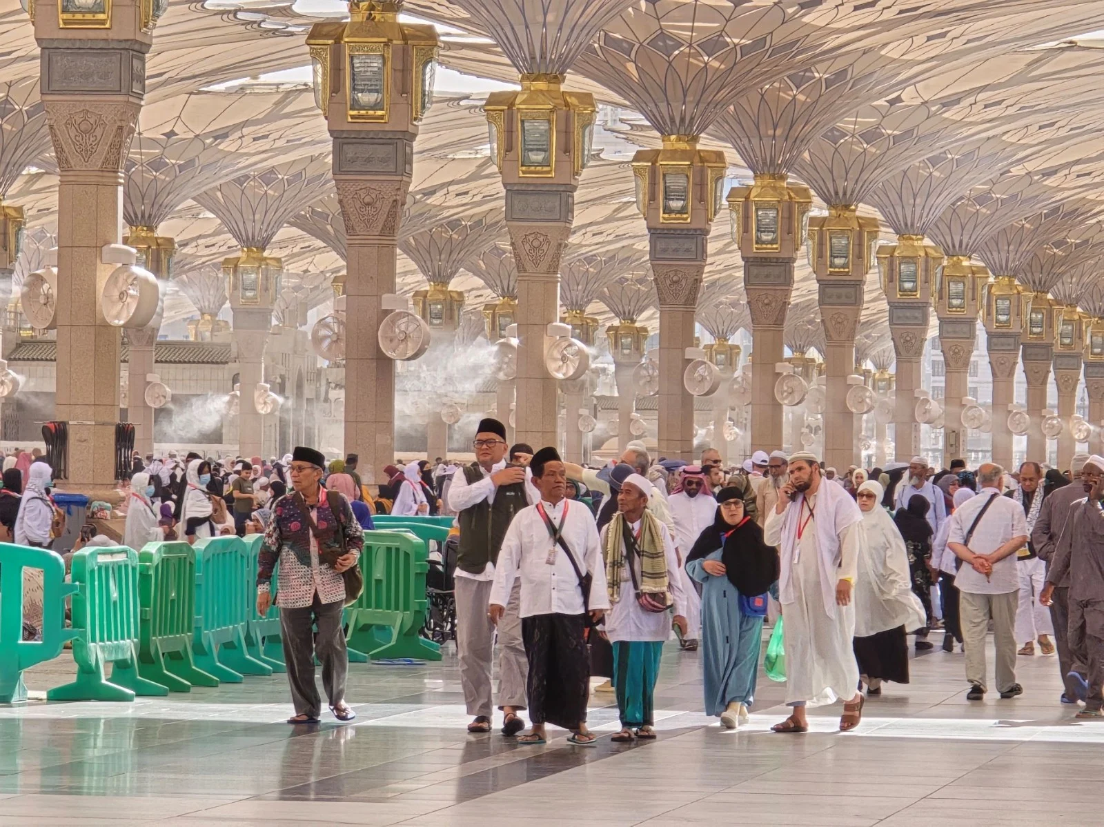 25.000 Jemaah Haji RI Sudah Tiba di Madinah, Sebagian Masih Mengudara