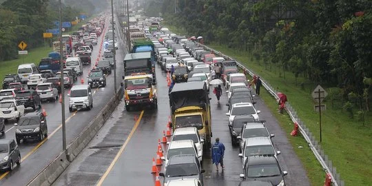 352 Ribu Kendaraan Menghindari Jalanan Jabotabek pada Hari Menjelang Libur Paskah 2026