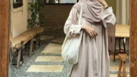 8 Ide Layering Hijab Syari Earth Tone yang Klasik dan Kekinian untuk Gaya Sehari-hari
