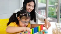 8 Sekolah Terdekat di Jakarta yang Ramah Anak Autis: Panduan Memilih yang Tepat untuk Keluarga