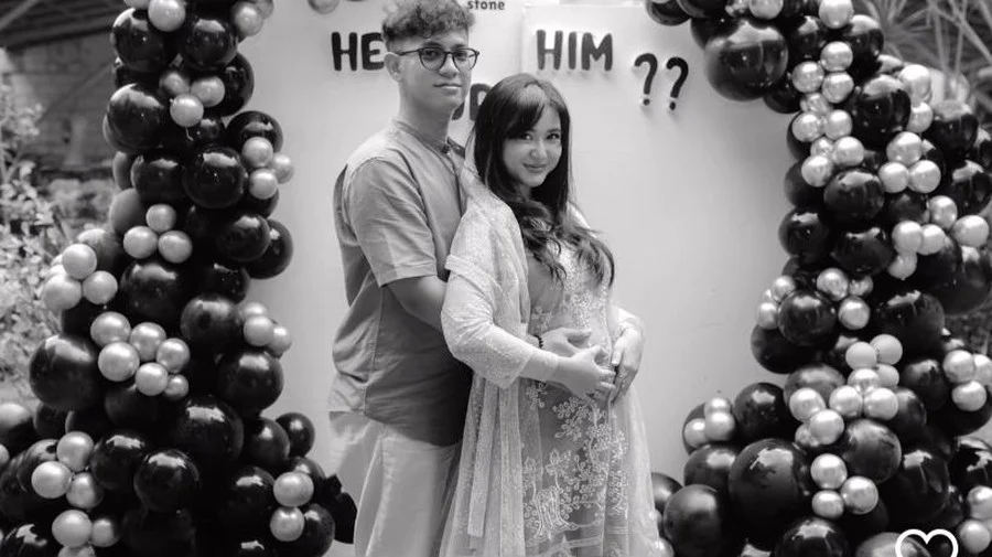 Adinda Thomas Ungkap Jenis Kelamin Anak Pertama, Suami Menangis Bahagia dalam Momen Gender Reveal