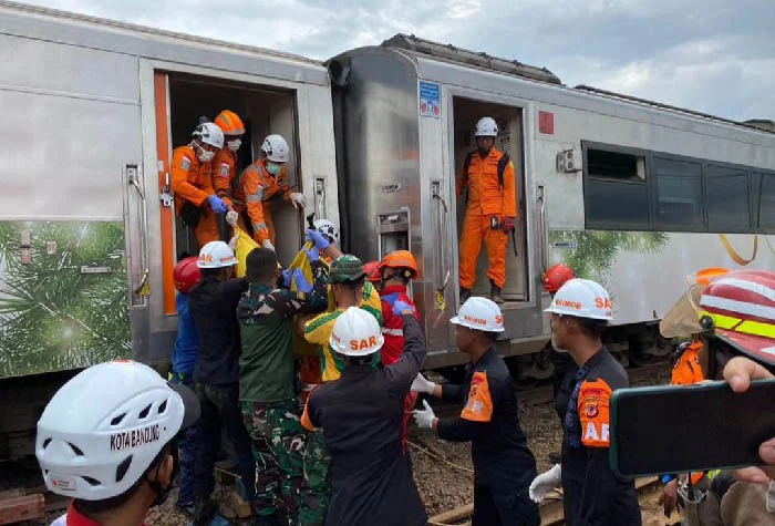 AHY Tekankan Penanganan Korban Kecelakaan Kereta Api Harus Cepat dan Terkoordinasi