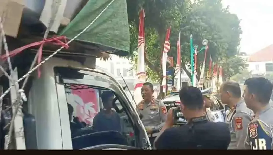 Aksi Kejar-kejar Dua Mobil di Tol Pelabuhan Jakarta Utara, Polisi Turun Tangan Pecahkan Insiden