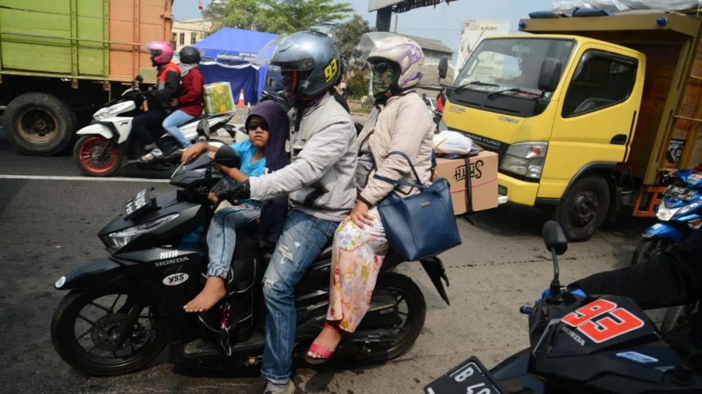 Aktor Cantik Poppy Sovia Bawa Tokek Kesayangan Saat Mudik Lebaran, Simpan di Bawah Jok Mobil