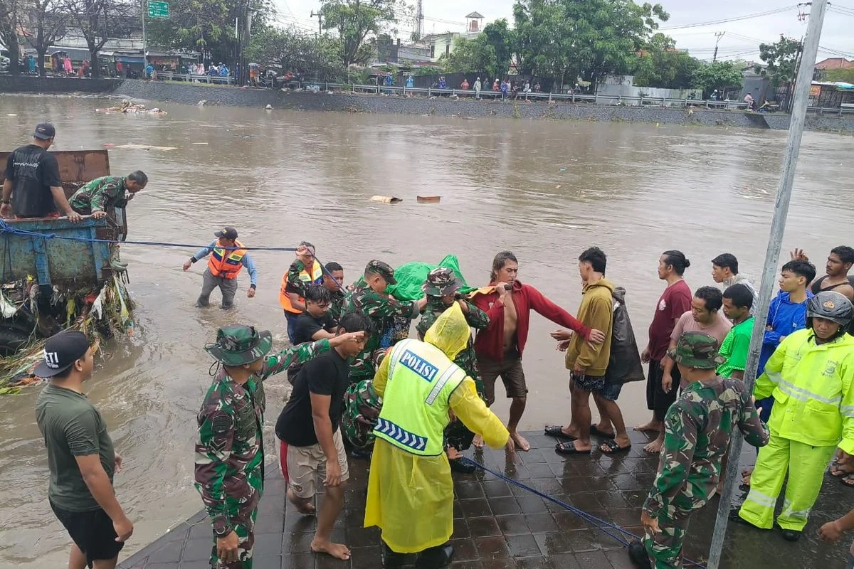 Anak 8 Tahun Hilang Akibat Banjir Demak Ditemukan Tewas, BNPB Ungkap Temuan Tragis