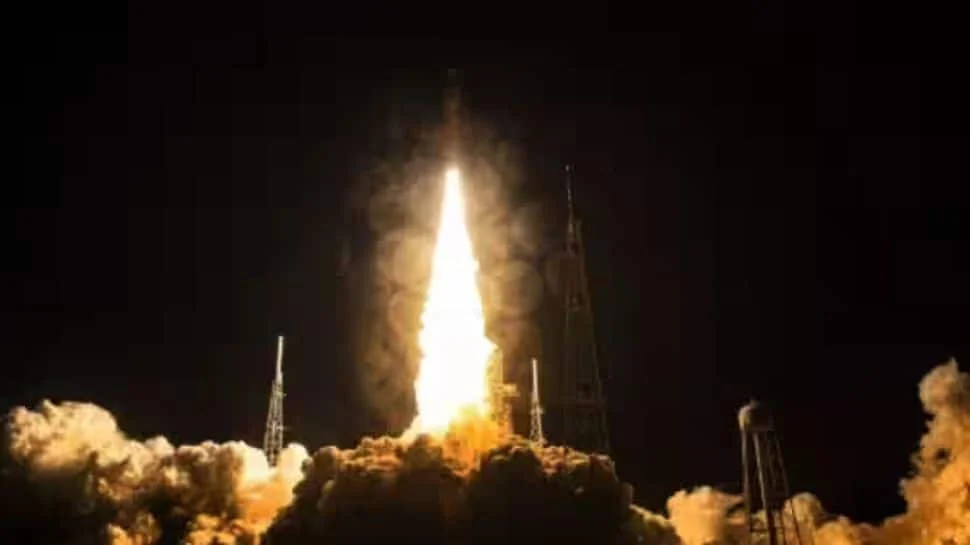 Astronot Artemis II Bagi Foto Luar Angkasa dengan iPhone 17 Pro Max, Hasilnya Memukau Dunia