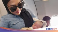 Bayi Lahir di Penerbangan Caribbean Airlines: Petugas Sarankan Nama 'Kennedy' Menyambut Kelahiran di Udara