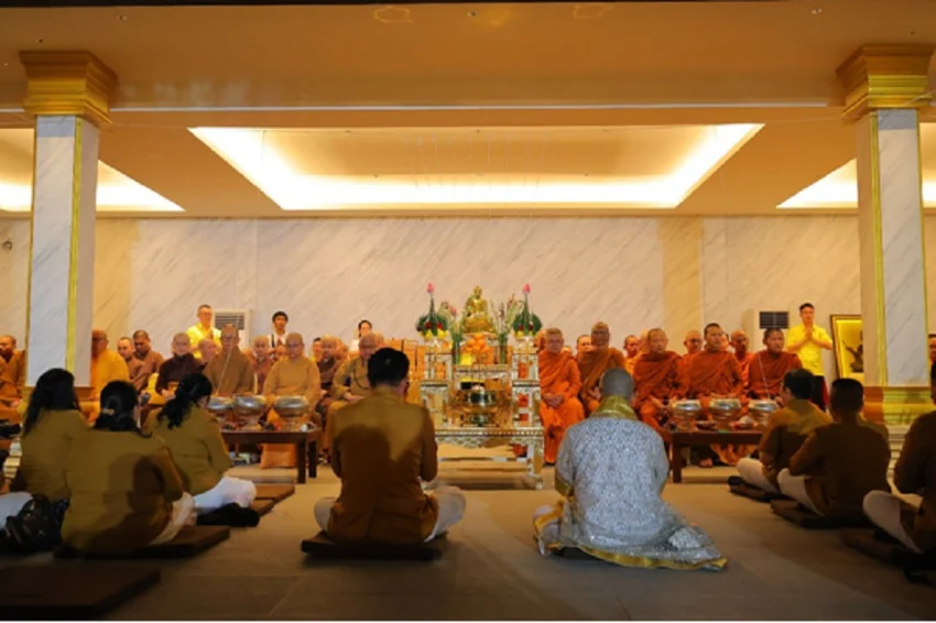 Ben Kasyafani Menjelajah Rasa: Dari Kelezatan Bangkok hingga Santapan Spiritual di Madinah