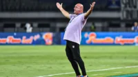 Bojan Hodak Tekankan Kewaspadaan Persib Bandung Menjelang 8 Laga Penentu di BRI Super League 2025/26
