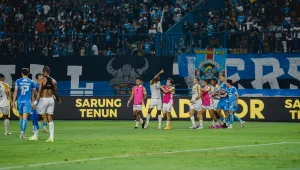 Bos Dewa United Kecam Tendangan ‘Kungfu’ Fadly Alberto, Siap Gugat di Pengadilan