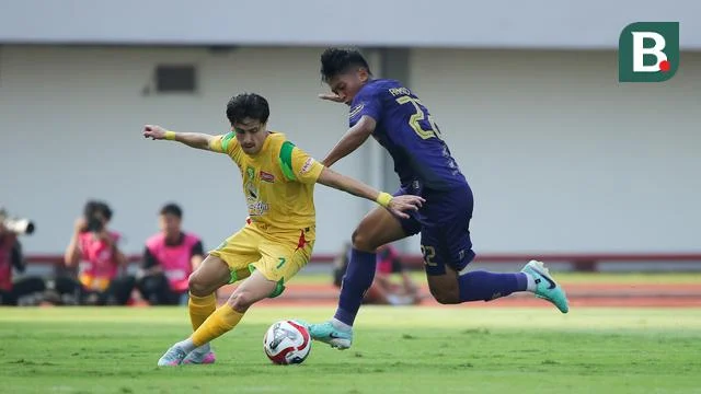 Carlos Pena Soroti Kegagalan Persita dalam Memanfaatkan Peluang Lawan Usai Kekalahan dari Persebaya