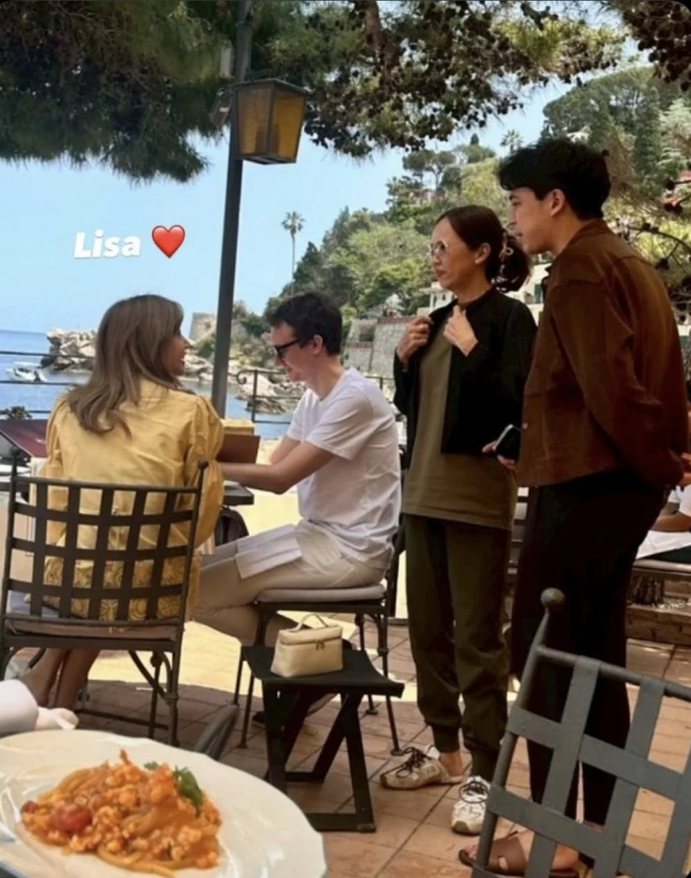 Caroline Daur Diduga Jadi Pacar Baru Frédéric Arnault Usai Putus dari Lisa BLACKPINK