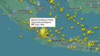 Cuaca Buruk Memaksa Pengalihan 12 Penerbangan di Bandara Soekarno‑Hatta, Penumpang Diminta Waspada