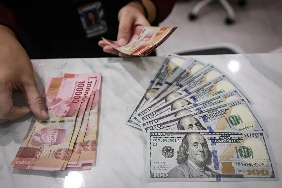 Dolar AS Menembus Rp 17.000, Airlangga Peringatkan Melemahnya Mata Uang Lain