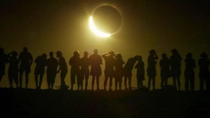 Empat Astronot NASA Keliling Bulan, Saksikan Gerhana Matahari lewat Live Streaming di YouTube dan Netflix