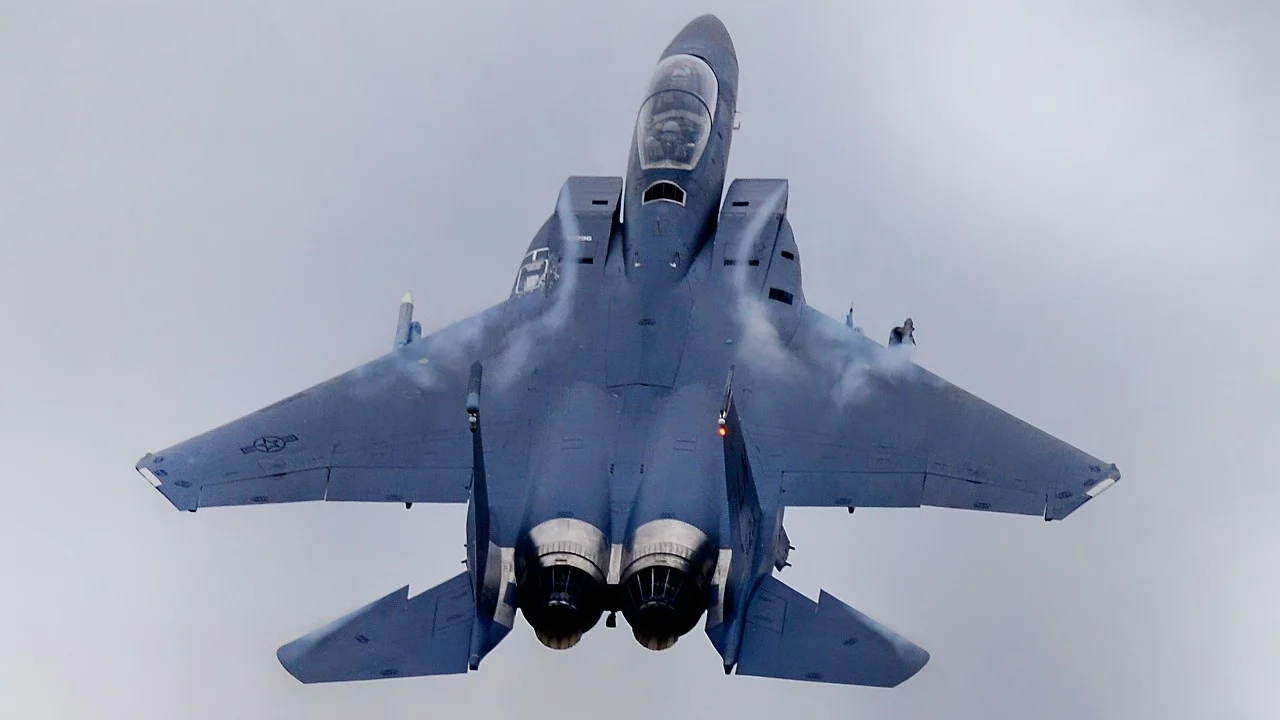 F-15E Strike Eagle Jatuh di Iran: Analisis Wujud, Teknologi, dan Dampaknya terhadap Keamanan Regional