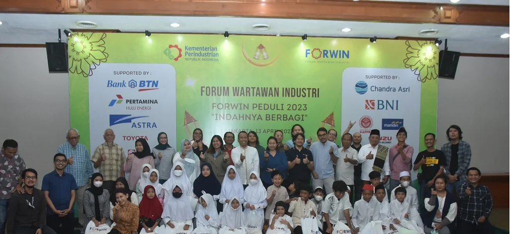 Forum Wartawan Polri Bawa Keceriaan ke Anak Yatim di Senayan, Jakarta