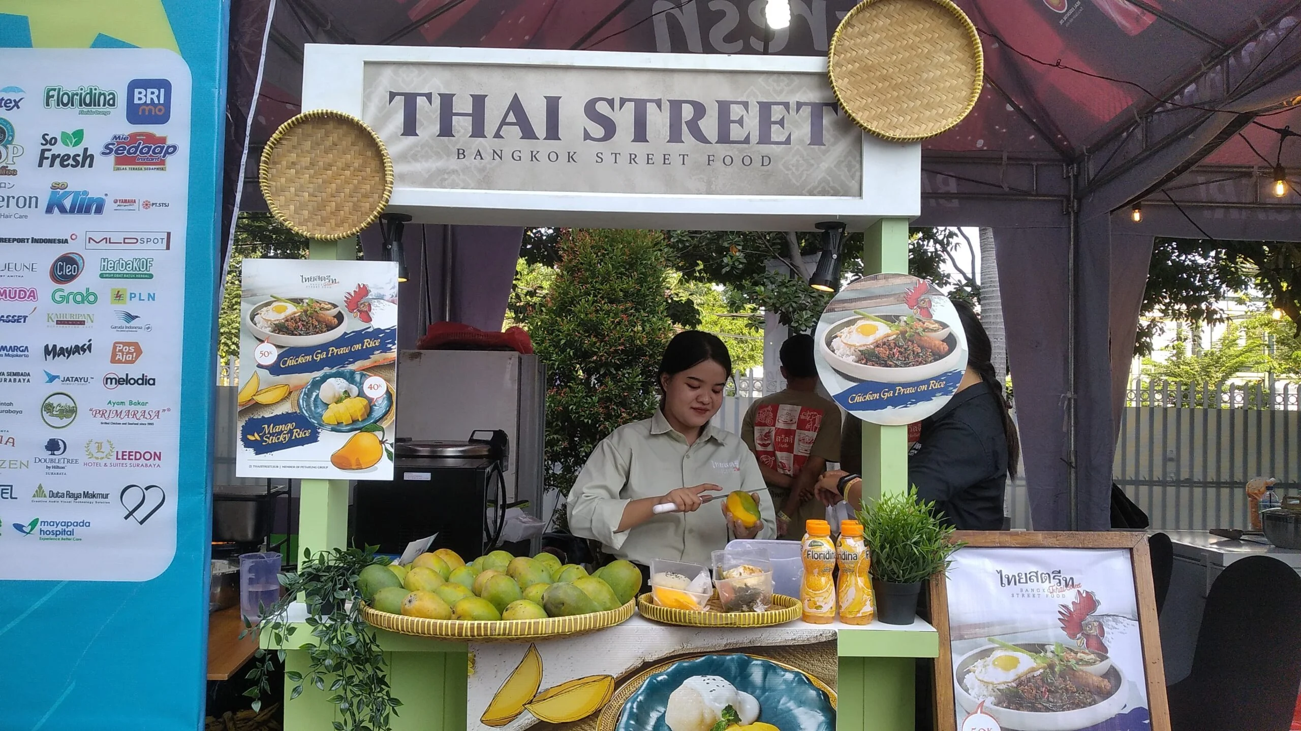 Gaya Keren Sangun Ragahdo saat Menjelajah Kuliner Jepang dan Thailand