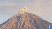 Gunung Semeru Meletus Sembilan Kali, Abu Menjulang 1.000 Meter di Atas Puncak