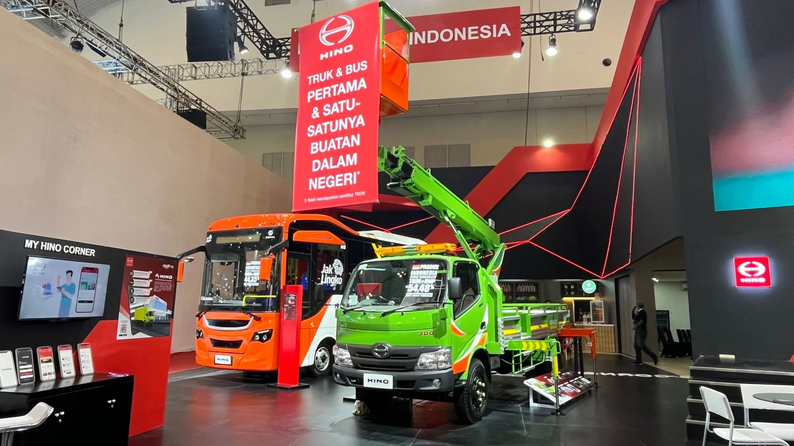 Hino Luncurkan Bus 136 MDBL 4x4: Solusi Transportasi Medan Berat dengan Harga Mulai Rp625 Juta