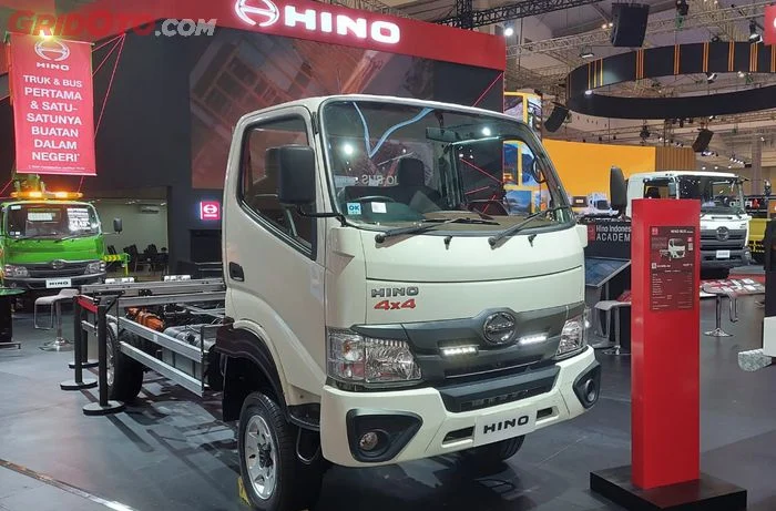 Hino Perkenalkan Bus Tambang 4x4 Terbaru di Giicomvec 2026, Solusi Mobilitas Tangguh untuk Industri Pertambangan