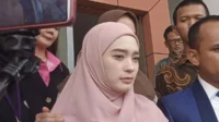 Inara Rusli Diperiksa Hari Ini: Kasus Naik ke Tahap Penyidikan, Ancaman Tersangka Mengintai