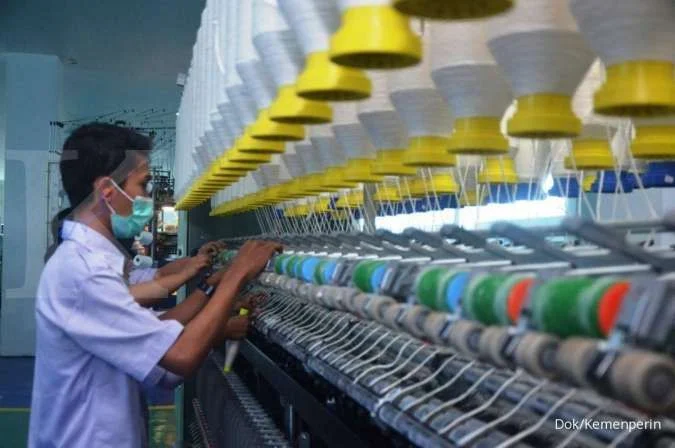 Industri Tekstil Indonesia Tertekan: Harga Bahan Baku Meroket 40% Akibat Konflik Timur Tengah