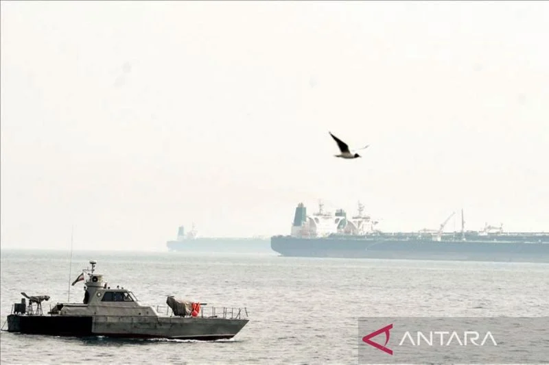 Iran Siap Buka Selat Hormuz Menjelang Negosiasi AS‑Iran di Pakistan: Langkah Strategis atau Tawaran Gencatan Senjata?