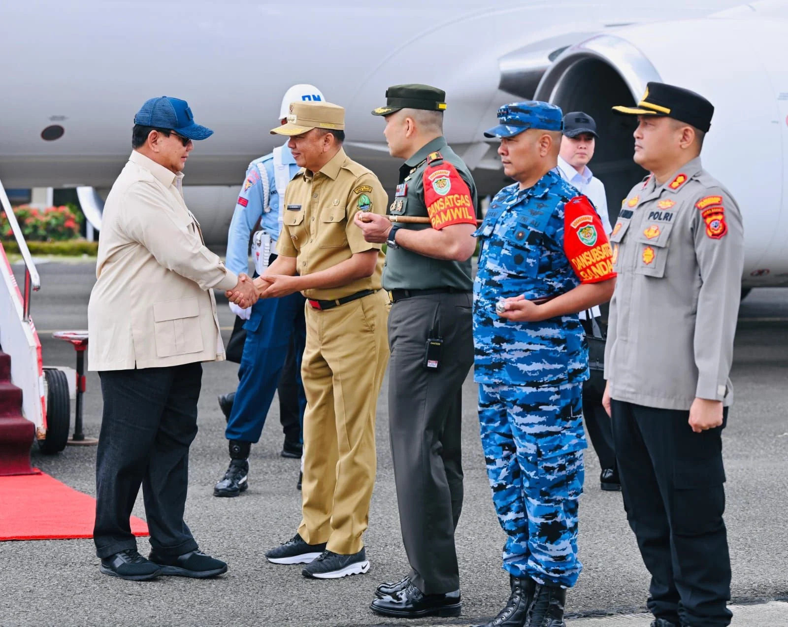 Jenazah Mayor Anumerta Zulmi Tiba di Bandara Husein Sastranegara, Bandung: Upacara Peringatan dan Dukungan Nasional