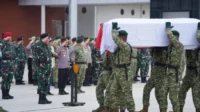 Jenazah Tiga Prajurit TNI Gugur di Lebanon Diterbangkan ke Rumah Duka: Upaya Pemerintah Hormati Pengorbanan