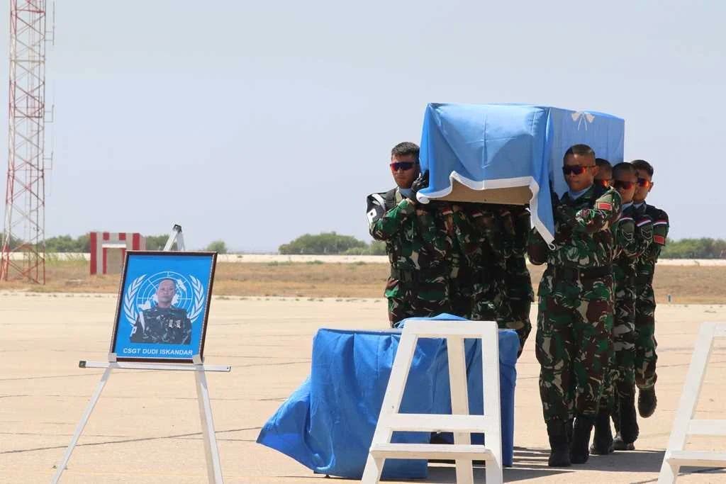 Jenazah Tiga Prajurit TNI yang Gugur di Lebanon Tiba di Bandara Soekarno-Hatta, Upacara Persemayaman Dipimpin Presiden Prabowo