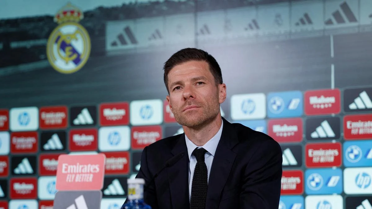 John Barnes Ragu: Xabi Alonso Benar‑benar Pilihan Tepat Gantikan Arne Slot di Liverpool?
