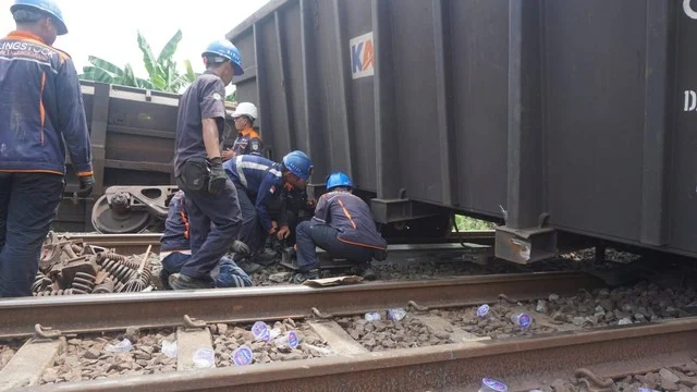 KA Bangunkarta Tabrakan di Stasiun Bumiayu Brebes, 13 Jadwal Dialihkan ke Jalur Utara