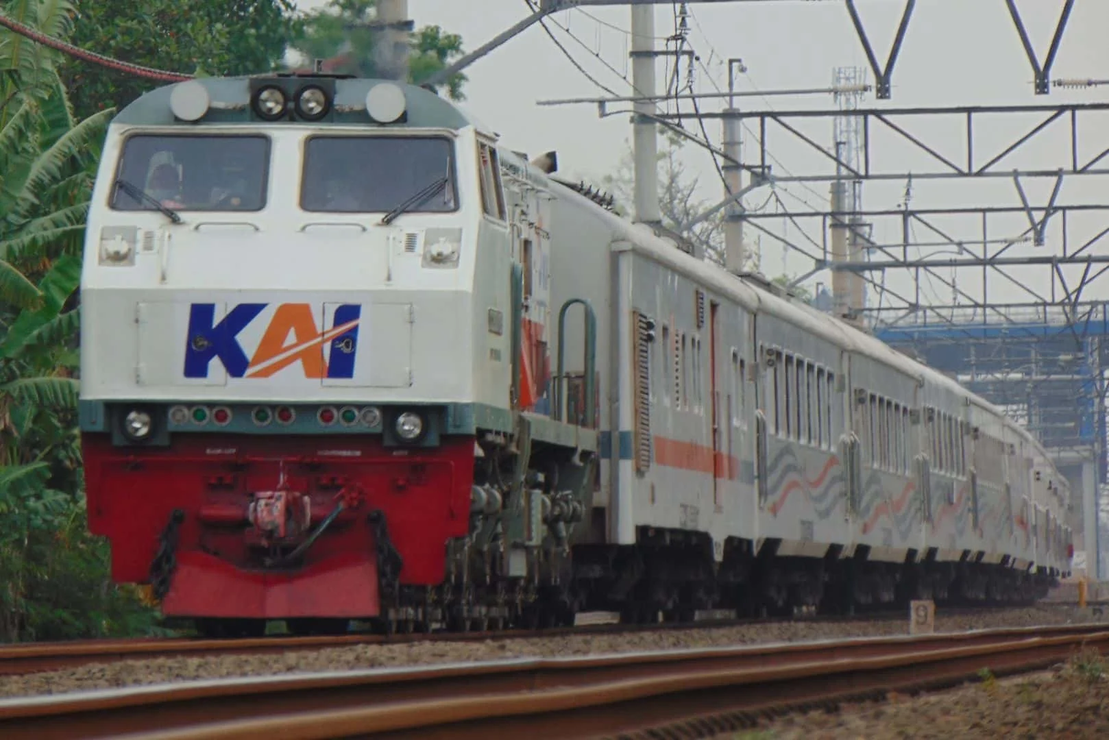 KA Bangunkarta Tumpang Tiba di Bumiayu, KAI Lakukan Diversi Rute untuk Beberapa Kereta Unggulan