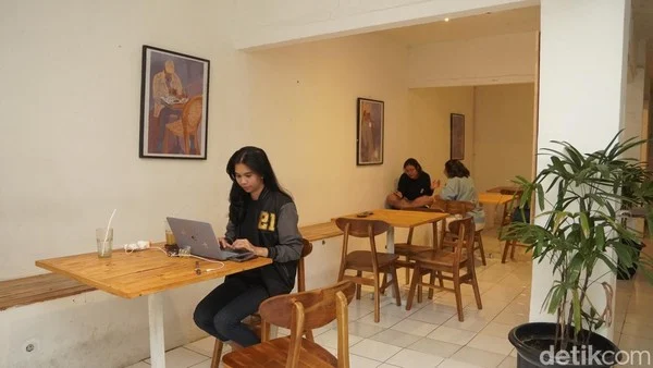 Kafe Unik di Batam Hadirkan Kopi ‘Infus’ ala Rumah Sakit, Bikin Pengunjung Terkagum