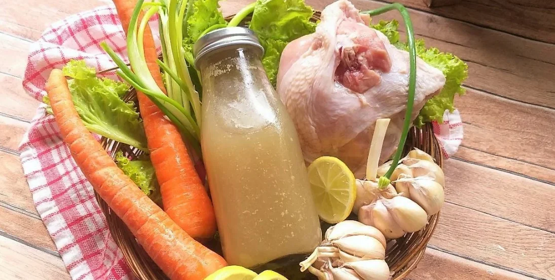 Kaldu Ayam vs Chicken Broth: Bedanya Bahan, Rasa, dan Tekstur yang Perlu Kamu Tahu