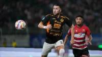Kartu Merah Berulang Kali Menghambat Persija Jakarta: Analisis Dampaknya pada Performa Tim