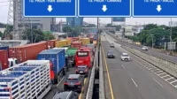 Kecelakaan Tol Pelabuhan Priok: Dua Mobil Bentrok, Saling Senggol hingga Menghalangi Lalu Lintas