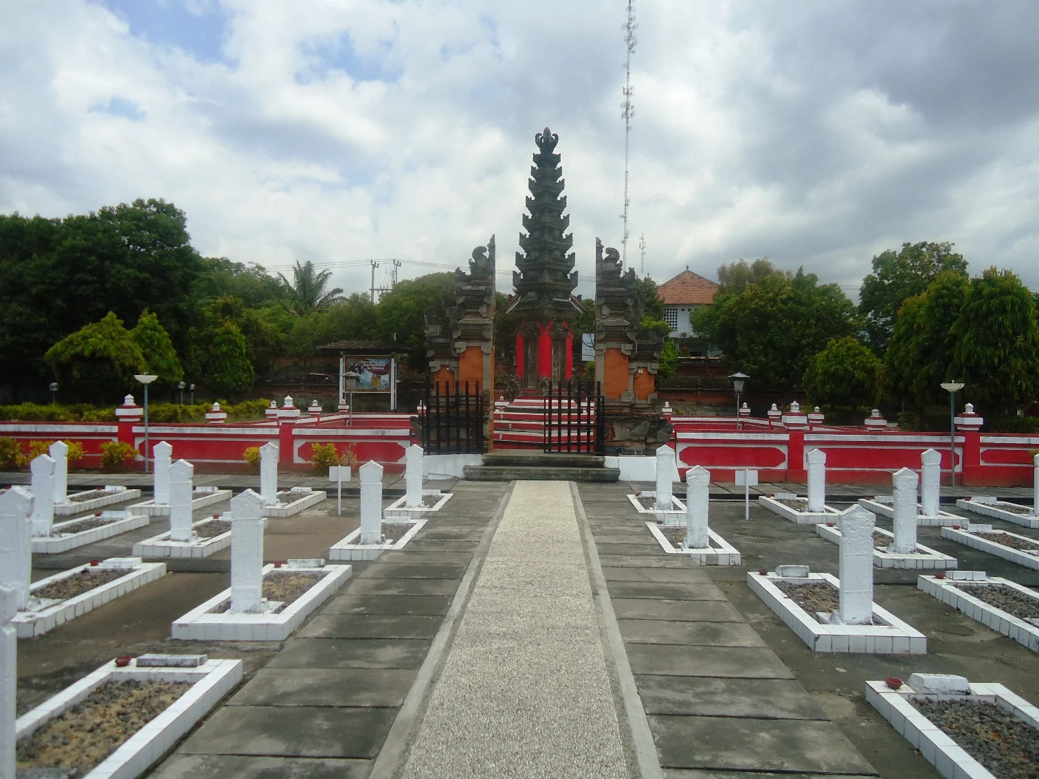 Kemensos dan Kemenhan Tandatangani MoU Pengalihan Pengelolaan Ratusan Taman Makam Pahlawan Nasional, Mulai April 2026