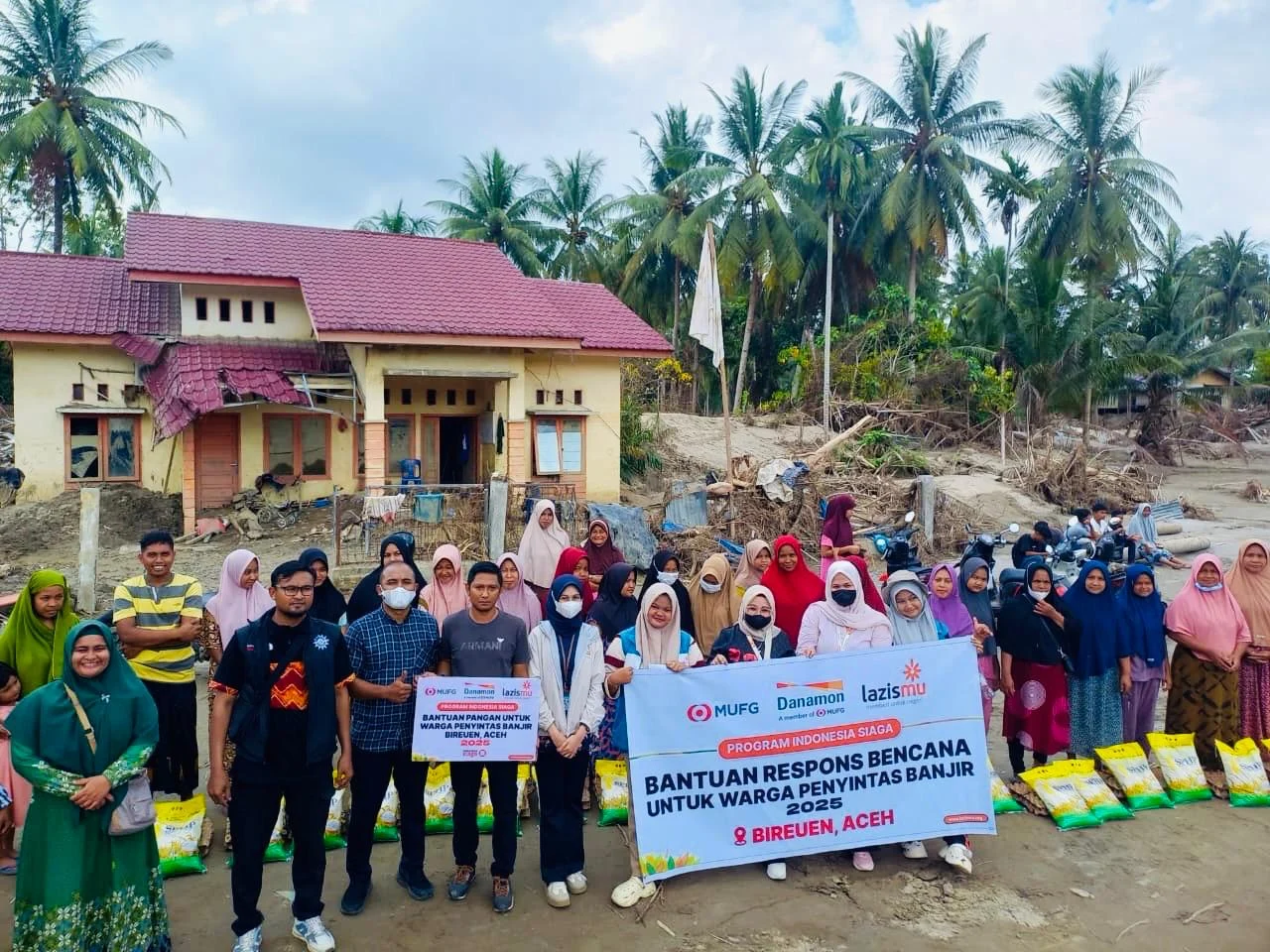 Kemensos Distribusikan Bantuan Lanjutan Rp54,57 Miliar untuk Korban Bencana di Agam, Bireuen, dan Pidie Jaya