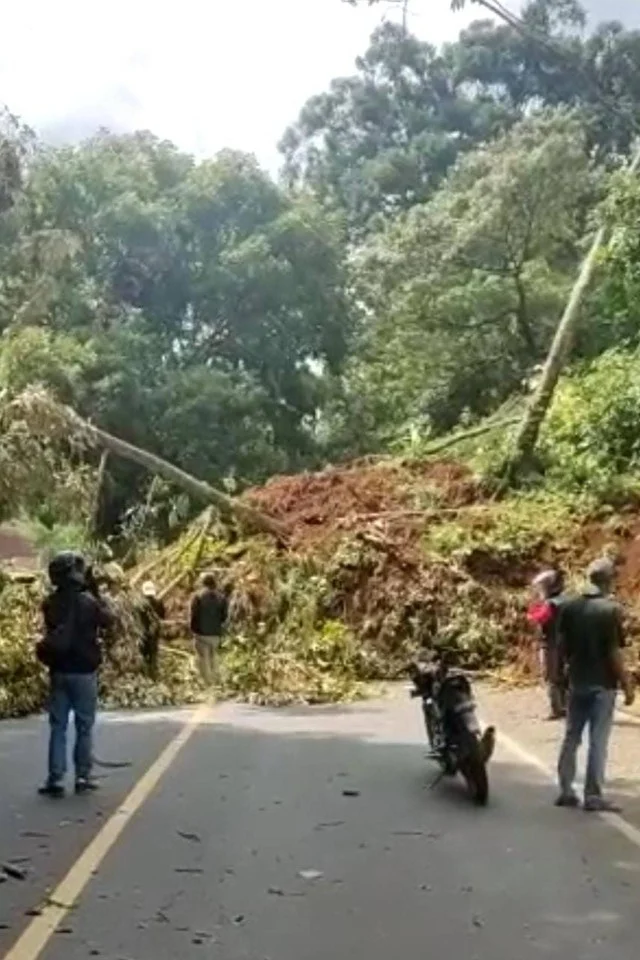 Kerusakan Jalan di Gorontalo Akibat Gempa Magnitudo 7,6: Longsor dan Upaya Cepat Kementerian PU