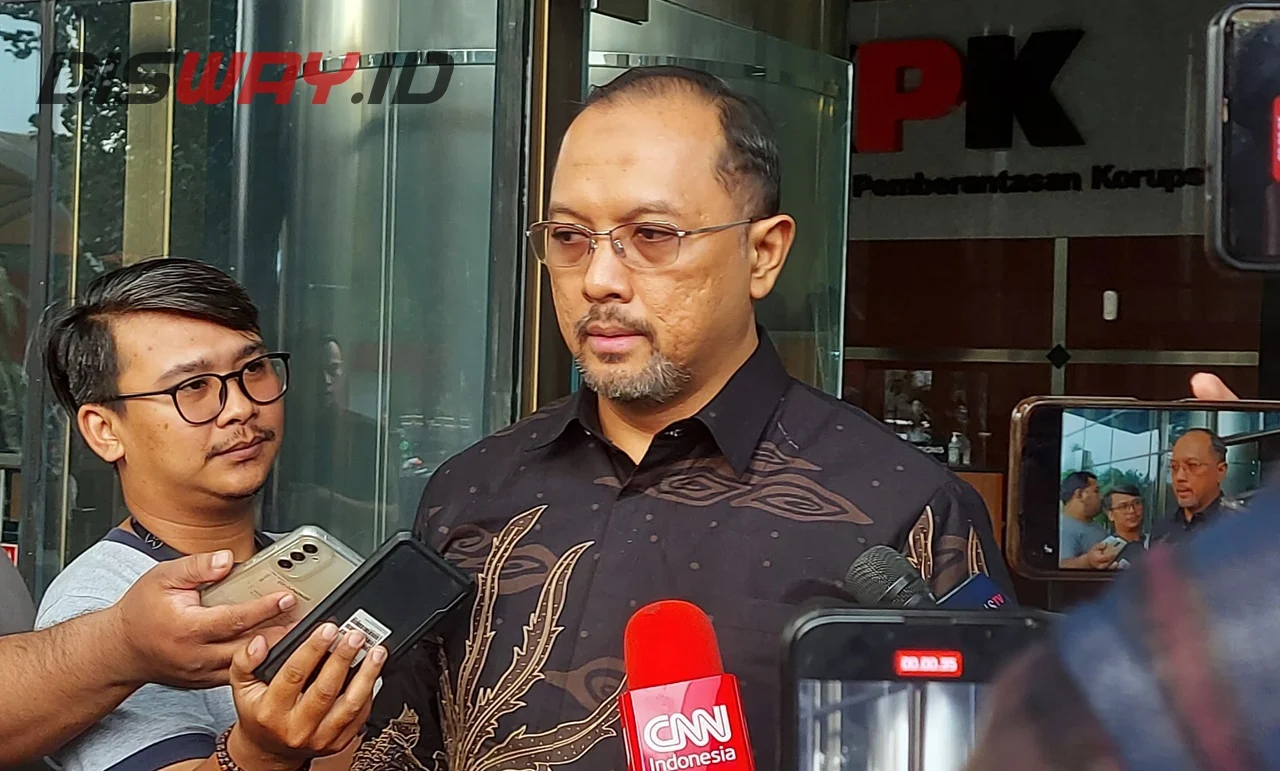 KPK Lakukan Penggeledahan dan Sita Catatan serta Barang Bukti di Kediaman Ono Surono, Indramayu