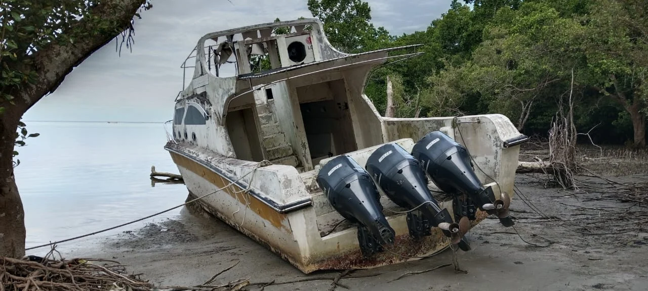 Ledakan Hebat Dua Speedboat Perusahaan Kayu di Sula, Satu Awak Luka Parah