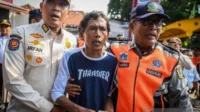 Lurah Kalisari Ungkap Alasan di Balik Foto AI pada Penanganan Aduan Parkir Liar Lurah Kalisari Ungkap Alasan di Balik Foto AI pada Penanganan Aduan Parkir Liar