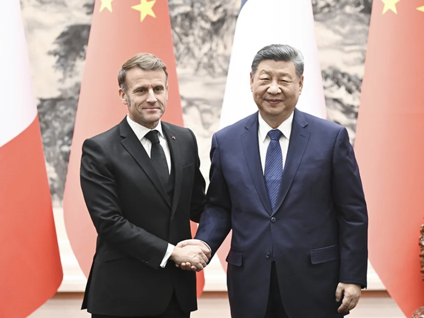 Macron Tekankan Kemandirian Global: Hindari Ketergantungan pada Amerika Serikat atau China