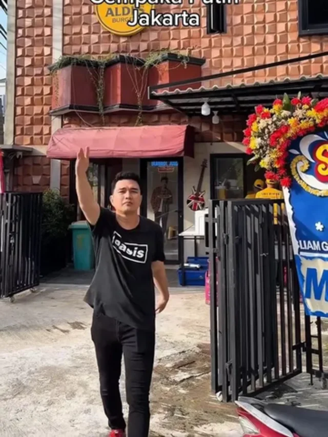 Mengungkap Motivasi Sederhana Aldi Taher Promosikan Gerai Burger Kompetitor: Antara Bisnis, Persahabatan, dan Strategi Media Sosial