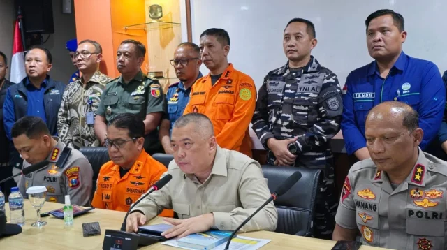 Menhub Dudy Pantau Langsung Evakuasi Tabrak KRL, KNKT Selidiki Penyebab Kecelakaan Besar