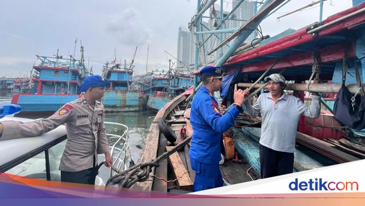 Menteri Trenggono Turun Langsung Atasi Penumpukan Kapal di Muara Angke, Video Jadi Sorotan Nasional