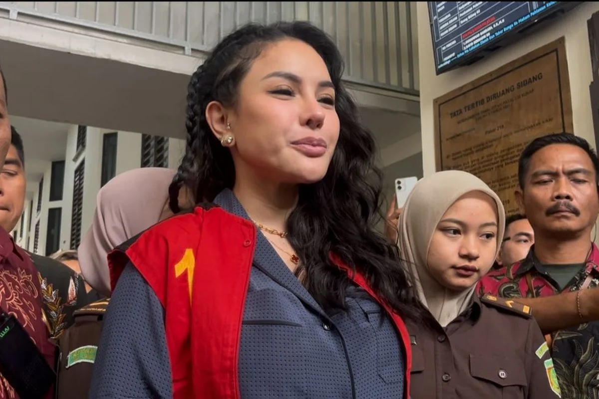 Nikita Mirzani Ungkap Kekecewaan: Sidang PMH Reza Gladys Terlihat Buru-Buru dan Tidak Adil
